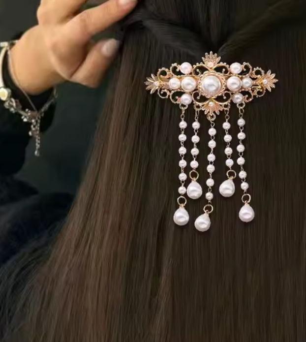 Acrylic pearl crystal tassel spring clip top clip light luxury women's fashionable and elegant hair accessories