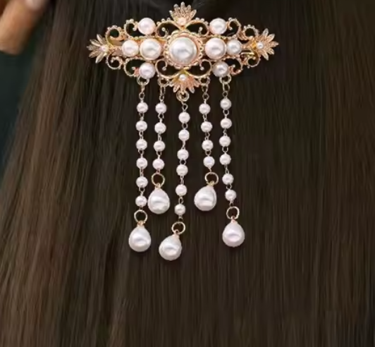 Acrylic pearl crystal tassel spring clip top clip light luxury women's fashionable and elegant hair accessories