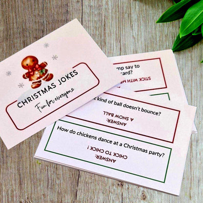 Christmas Jokes: Funny Holiday Cards, Kids Party Favours - Cracker - Small - 15 cards 30 jokes