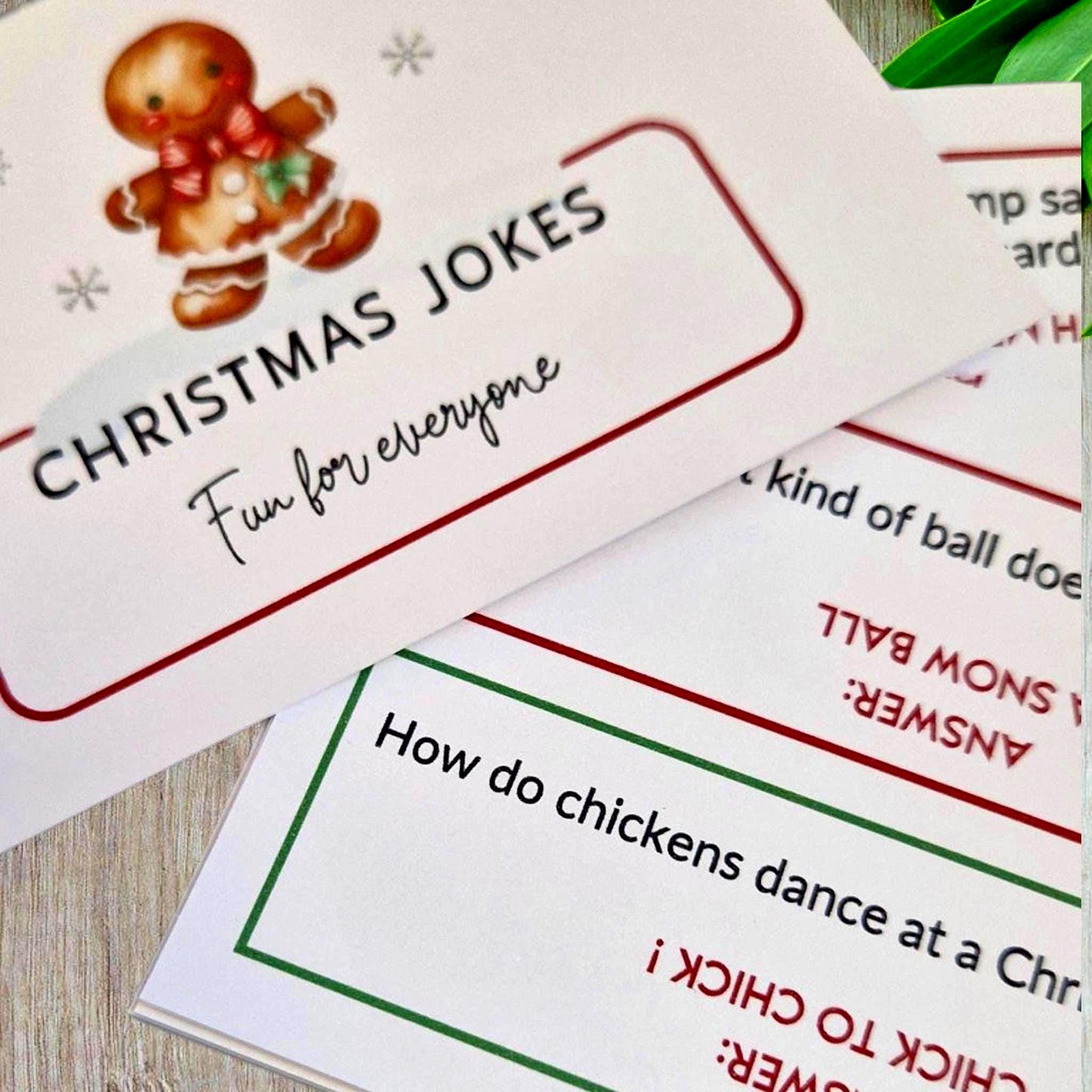 Christmas Jokes: Funny Holiday Cards, Kids Party Favours - Cracker - Small - 15 cards 30 jokes