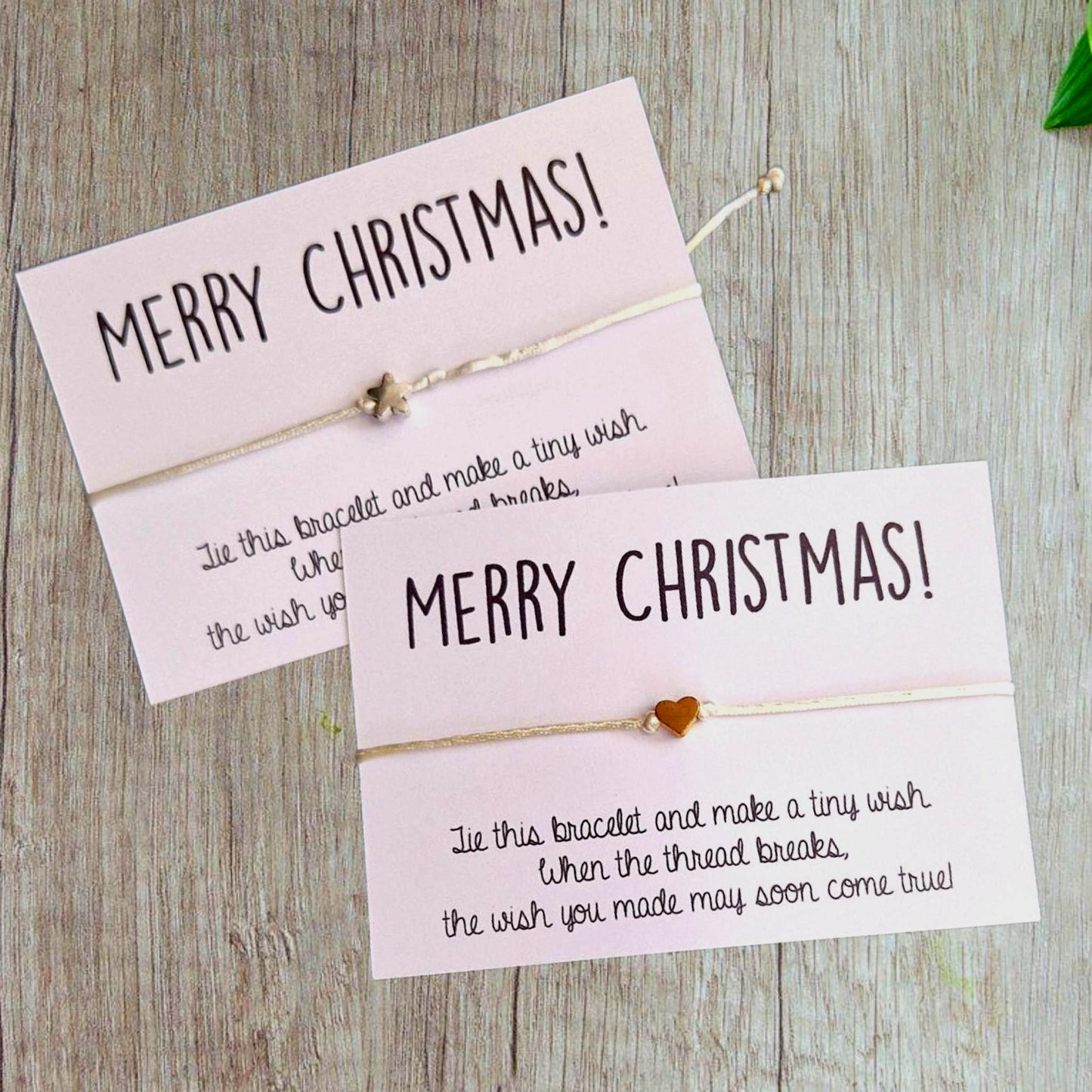 Pack of 10 Merry Christmas Wish Bracelets - Heart Charm - Wish String Festive - Colleagues - Friends - Classmates Words mm66